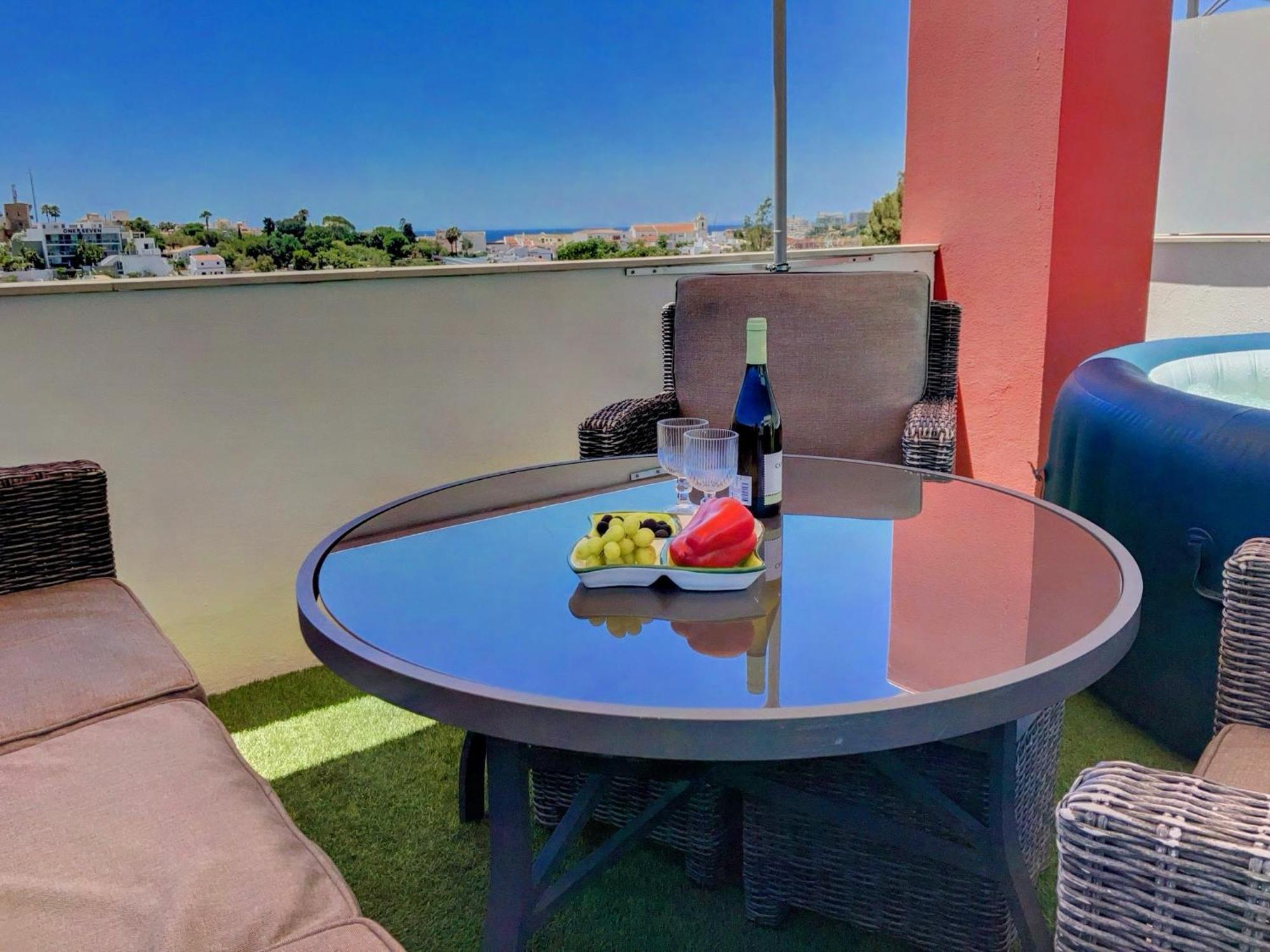 Apartment Alpha - 2 Bedrooms, Private Rooftop Patio With Hot Tub, Bbq And View Ferragudo  Exterior foto